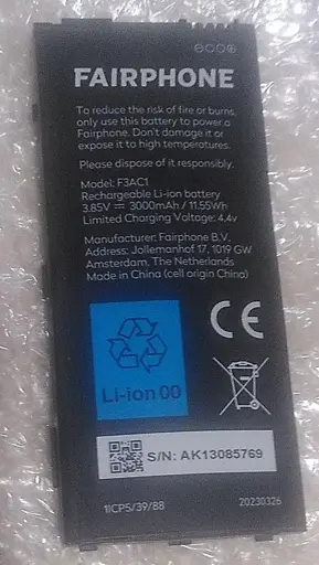 A fairphone 3+ Battery (Serial Number: AK13085769) visibly bulged out by quite a lot.